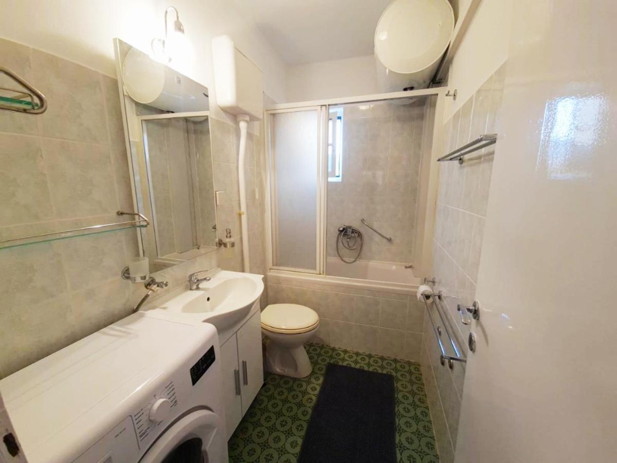 Insideout Apartment *